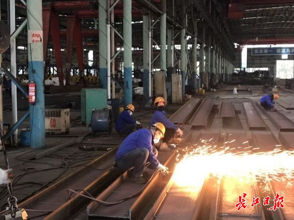 24小时之内制作4800件钢结构加工件，中国一冶全力支援武汉雷神山医院建设